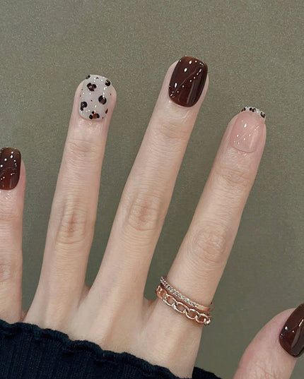 Elegant Minimalist Press-On Nail Set (24pcs) (DESIGN 7531)