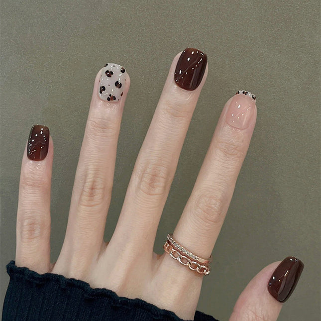Elegant Minimalist Press-On Nail Set (24pcs) (DESIGN 7531)