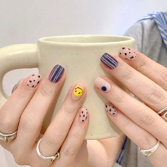 Elegant Minimalist Press-On Nail Set (24pcs) (DESIGN 7606)
