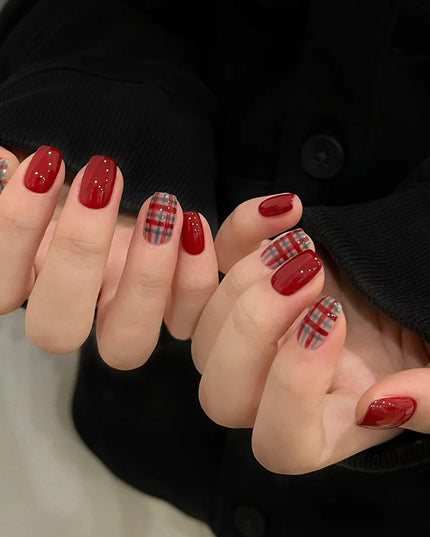 Elegant Minimalist Press-On Nail Set (24pcs) (DESIGN 7625)