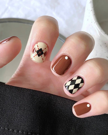 Elegant Minimalist Press-On Nail Set (24pcs) (DESIGN 7556)