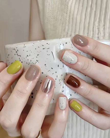 Elegant Minimalist Press-On Nail Set (24pcs) (DESIGN 7650)