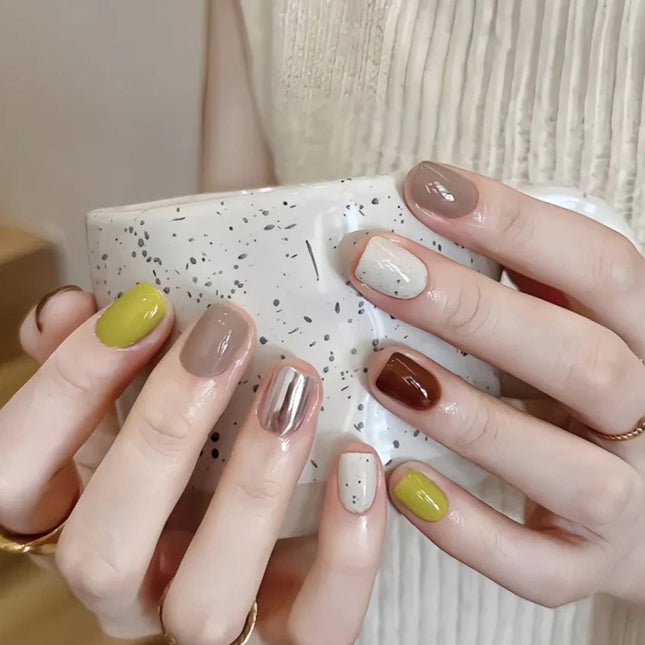 Elegant Minimalist Press-On Nail Set (24pcs) (DESIGN 7650)
