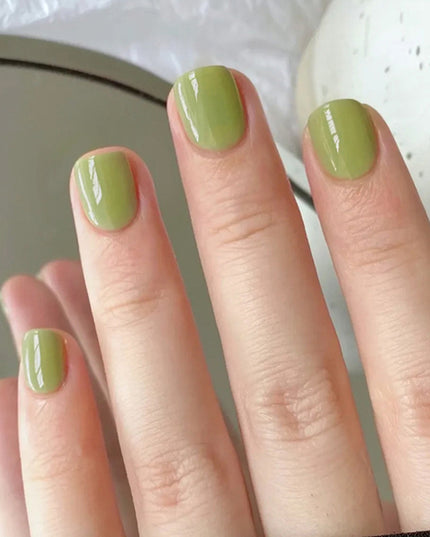 Elegant Minimalist Press-On Nail Set (24pcs) (DESIGN 7422)