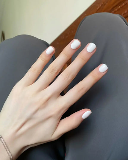 Elegant Minimalist Press-On Nail Set (24pcs) (DESIGN 7469)