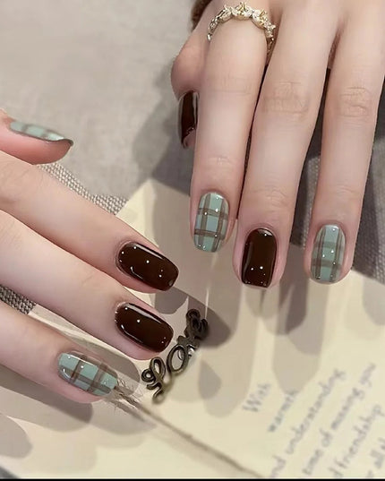 Elegant Minimalist Press-On Nail Set (24pcs) (DESIGN 7578)