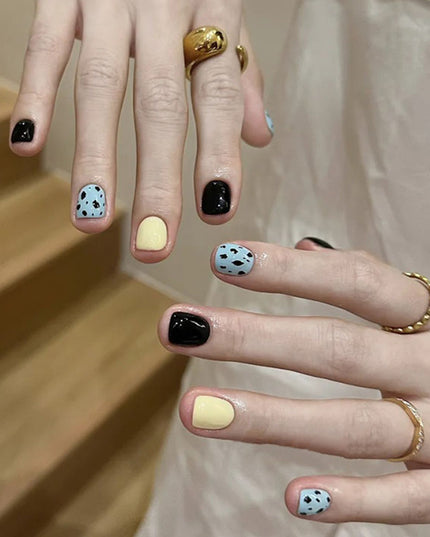 Elegant Minimalist Press-On Nail Set (24pcs) (DESIGN 7561)