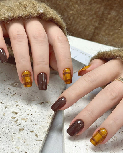 Elegant Minimalist Press-On Nail Set (24pcs) (DESIGN 7648)
