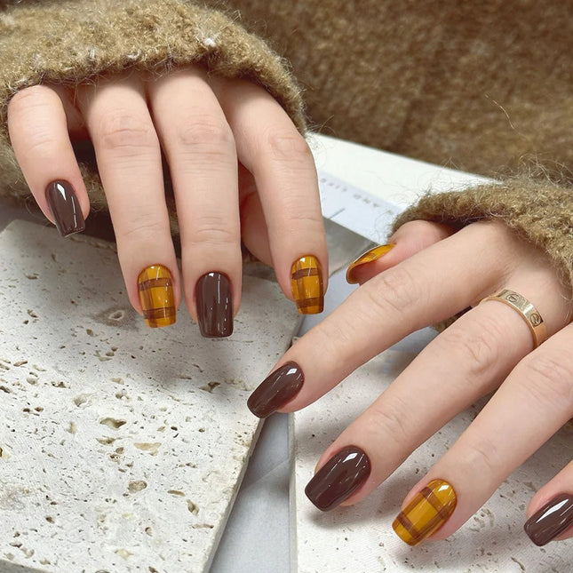 Elegant Minimalist Press-On Nail Set (24pcs) (DESIGN 7648)