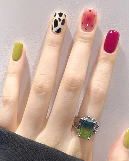 Elegant Minimalist Press-On Nail Set (24pcs) (DESIGN 7455)