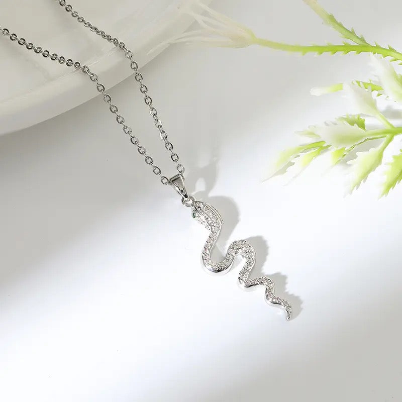 Amazing Korean Necklace For Women (DESIGN 4014)