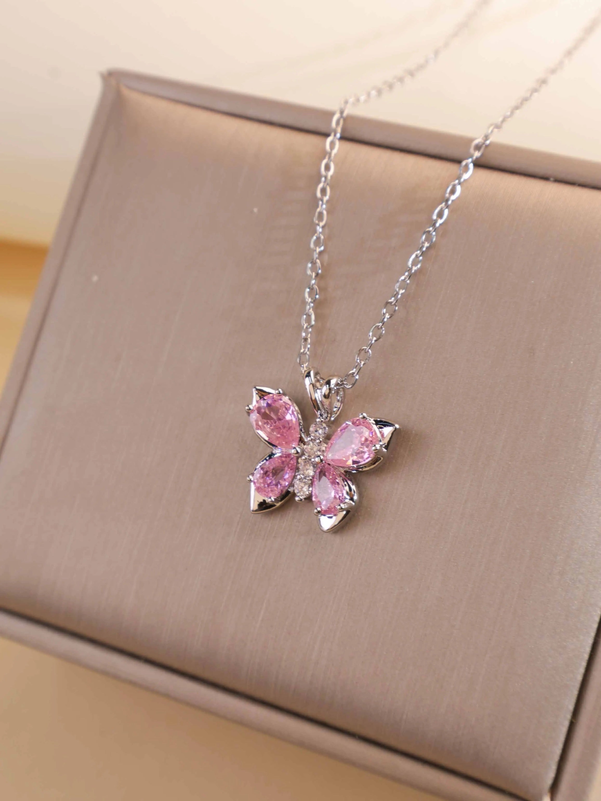 Amazing Korean Necklace For Women (DESIGN 4016)