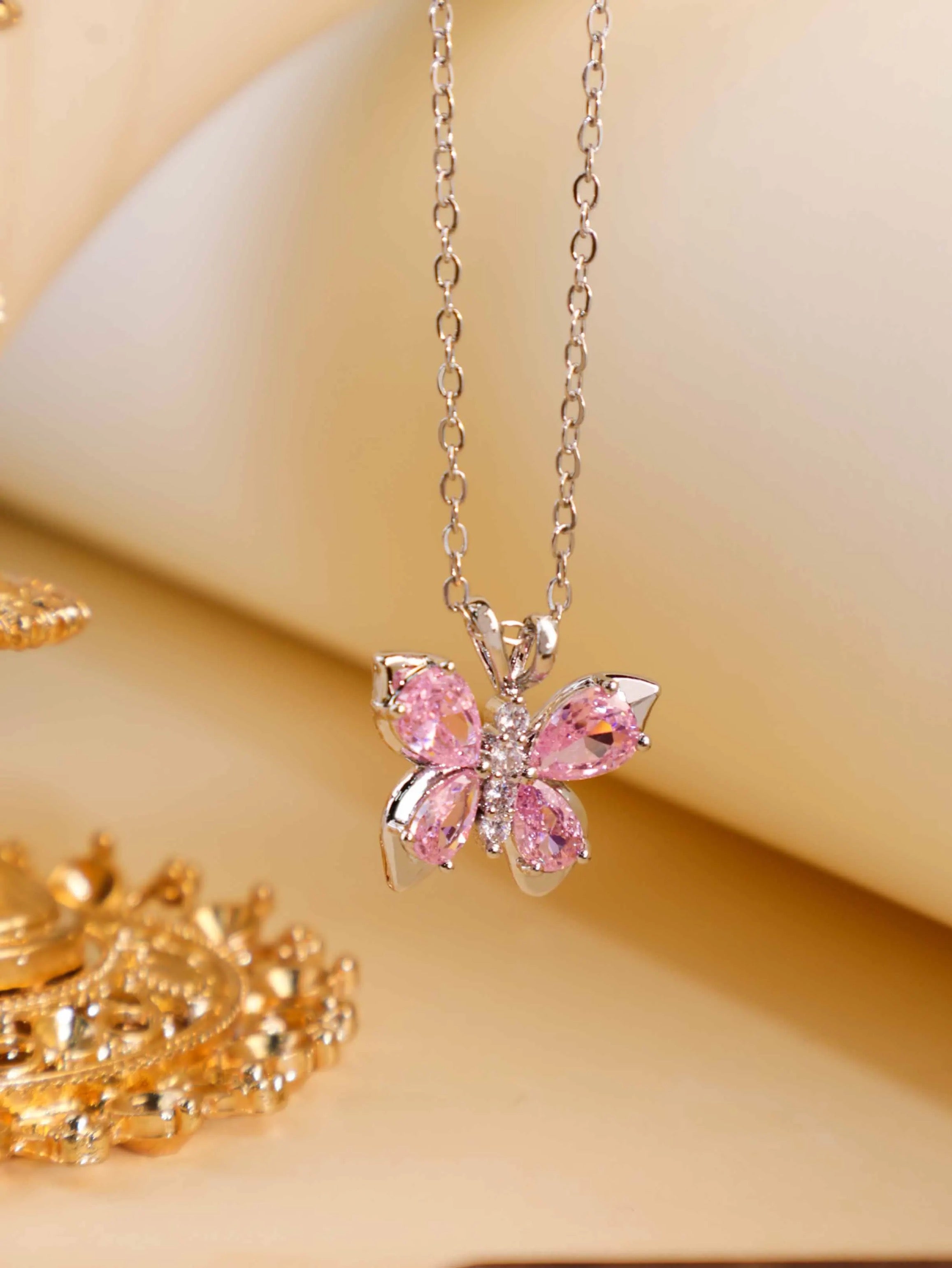 Amazing Korean Necklace For Women (DESIGN 4016)