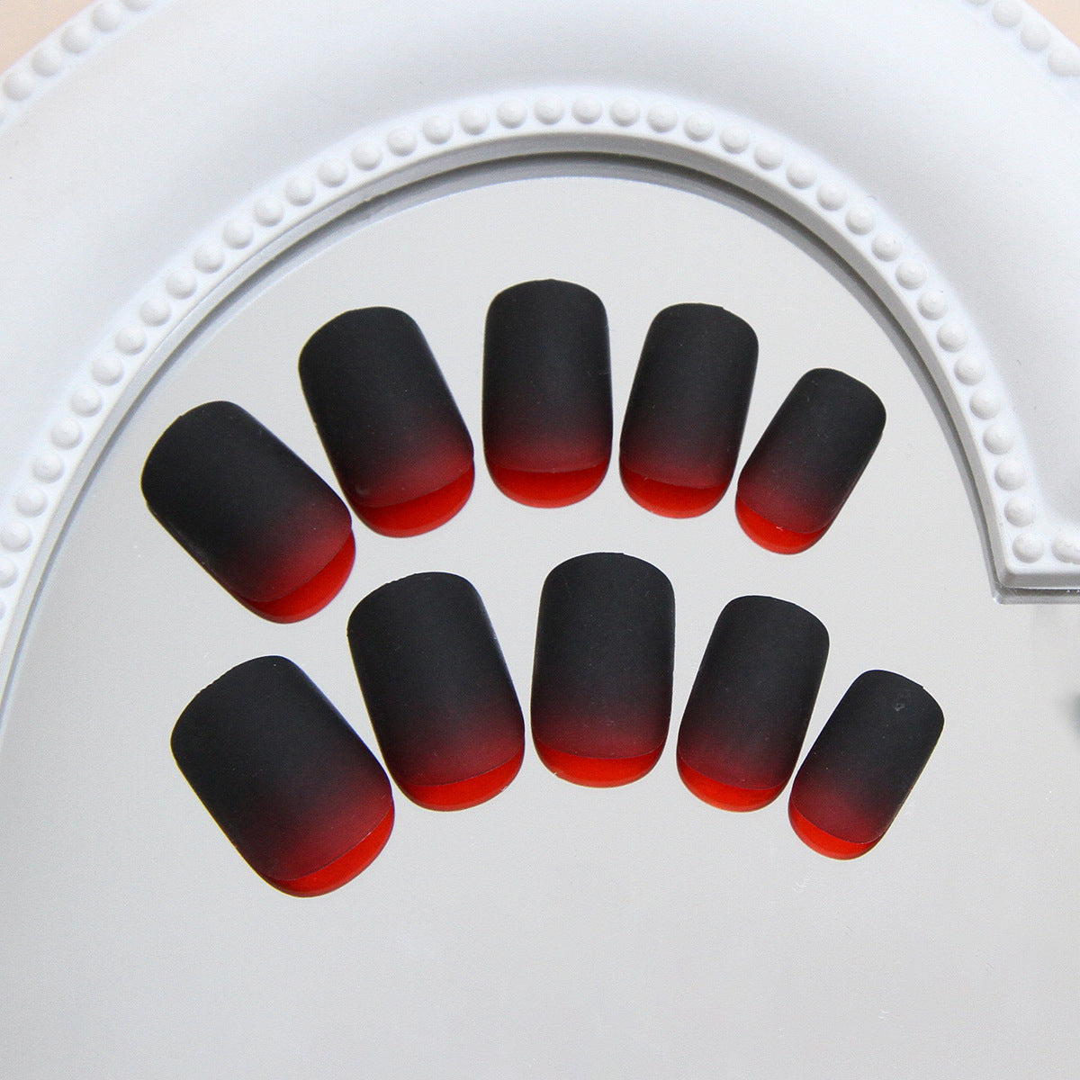 Elegant Minimalist Press-On Nail Set (24pcs) (DESIGN 7310)