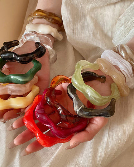 Girlresing resin bangle (DESIGN 9121)