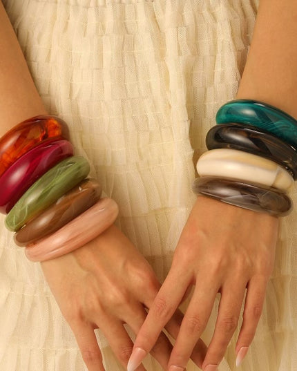 Girlresing resin bangle (DESIGN 9118)