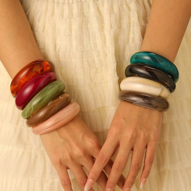 Girlresing resin bangle (DESIGN 9117)
