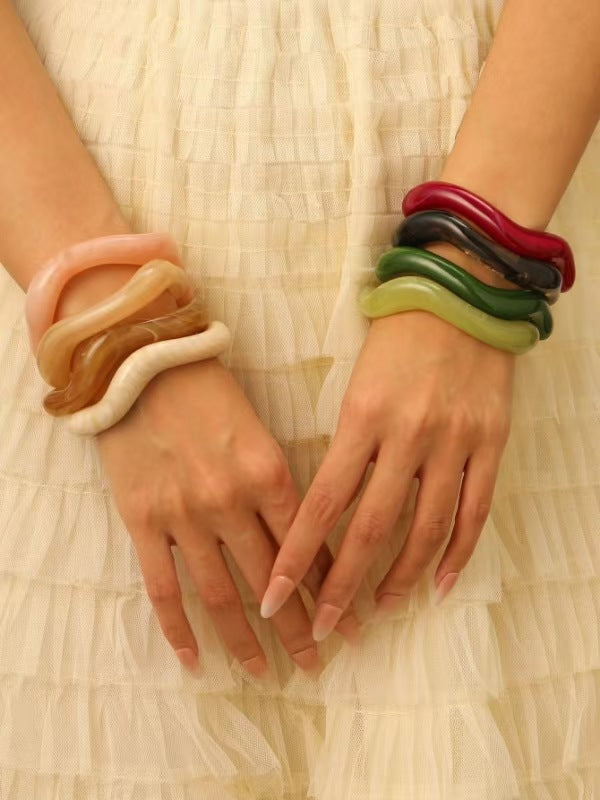 Girlresing resin bangle (DESIGN 9120)