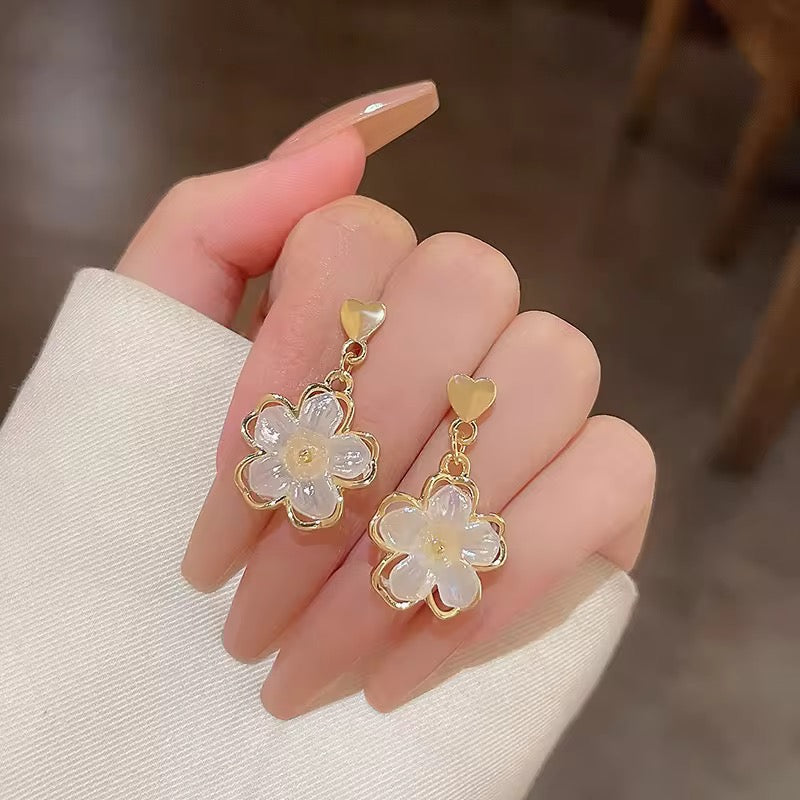 Amazing Korean Jewelry For Women (DESIGN 6184)