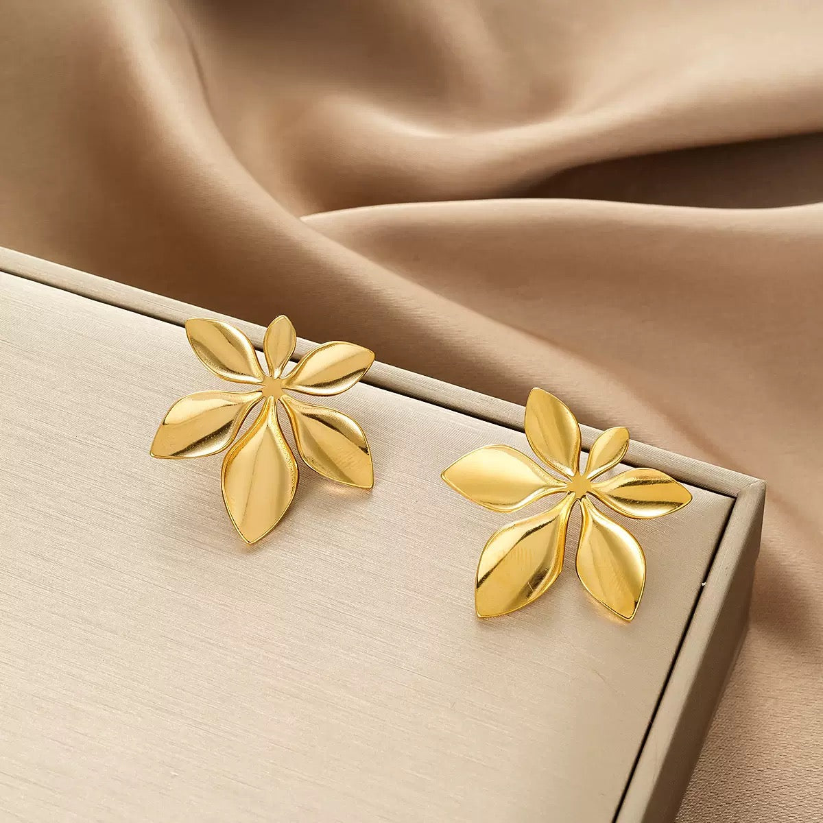 Anti Tarnish Korean Jewelry For Women (DESIGN 9068)