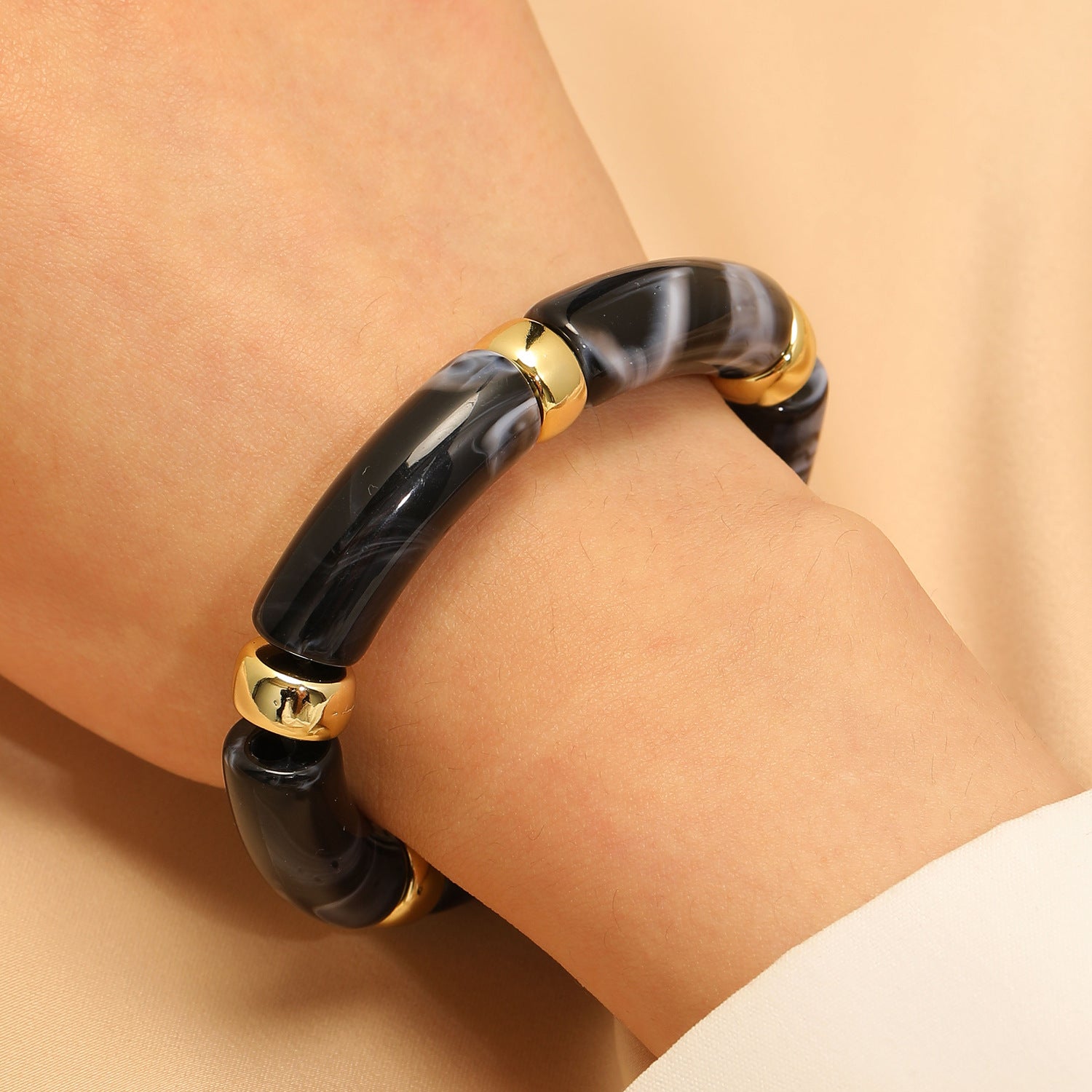 Girlresing resin bangle (DESIGN 9112)