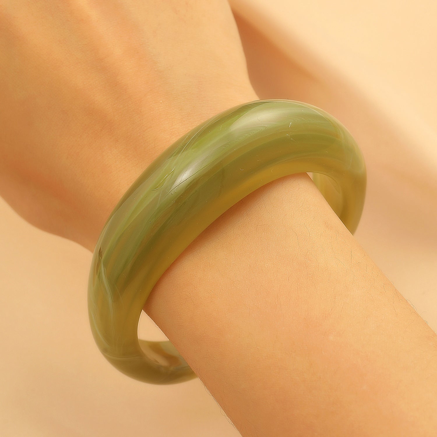 Girlresing resin bangle (DESIGN 9118)