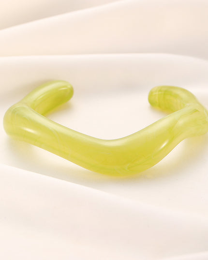 Girlresing resin bangle (DESIGN 9119)