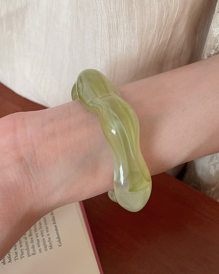 Girlresing resin bangle (DESIGN 9122)