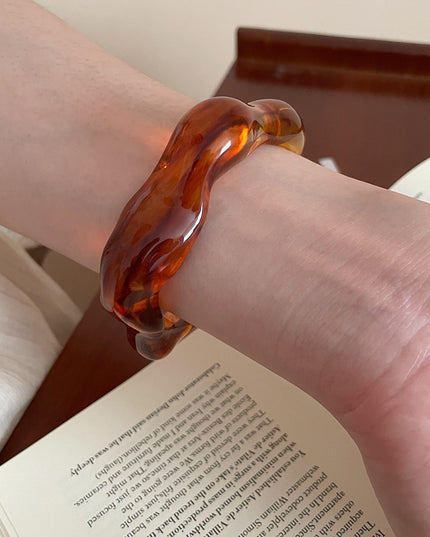 Girlresing resin bangle (DESIGN 9123)