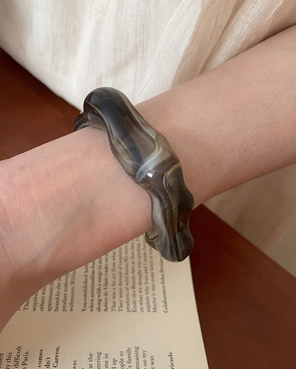 Girlresing resin bangle (DESIGN 9125)