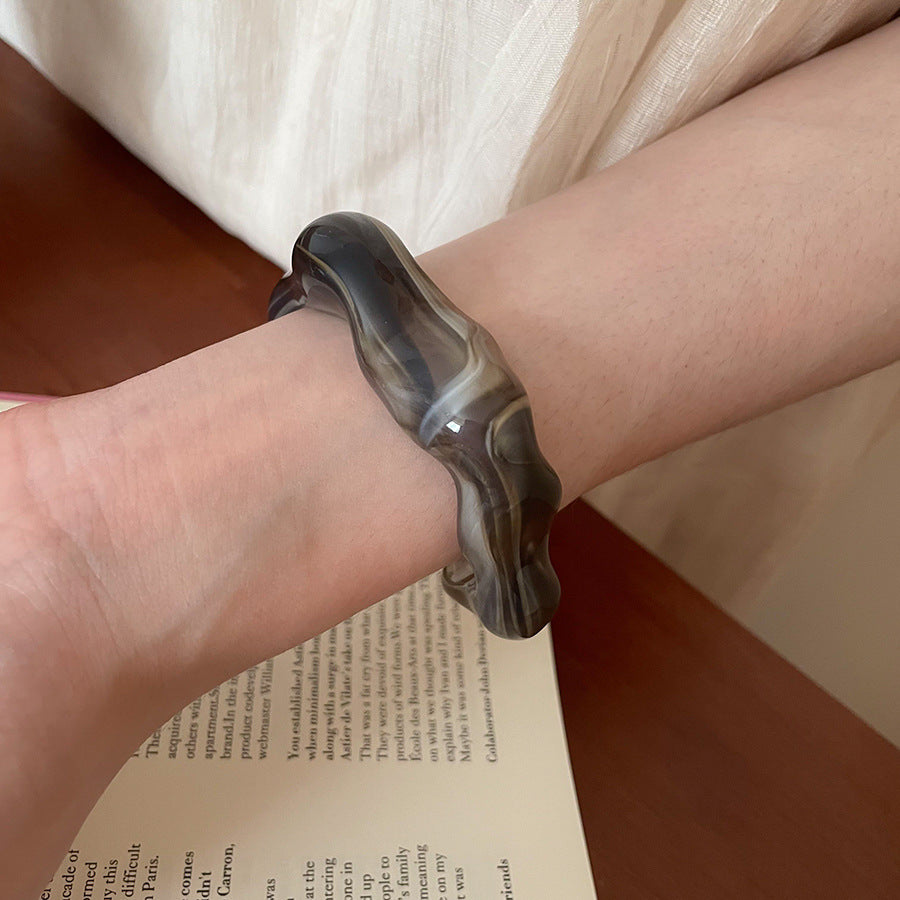 Girlresing resin bangle (DESIGN 9125)