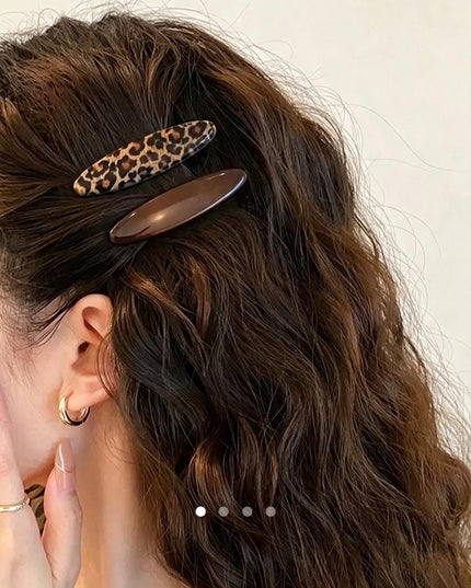Korean Aesthetic Leopard Print & Glossy Brown Oval Acrylic Hair Clips Set (Pack of 2) (VT-205)