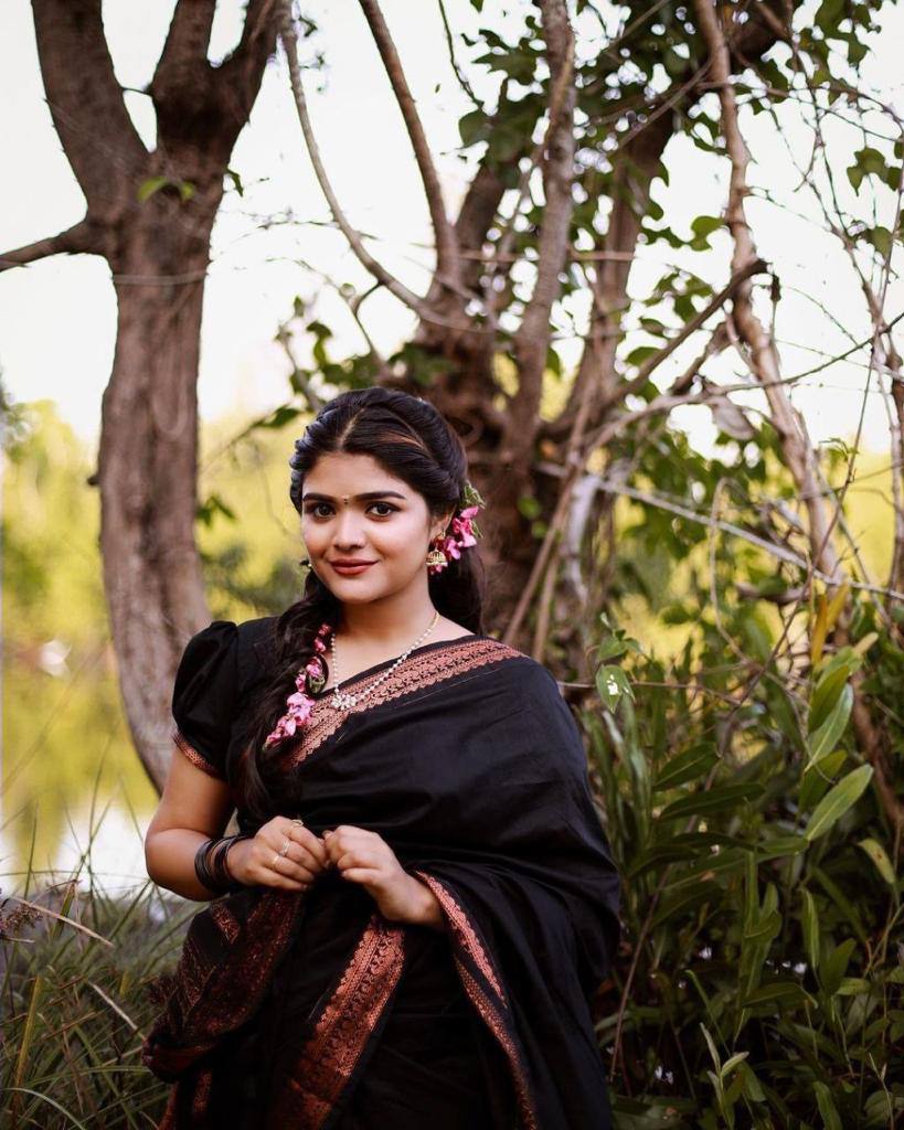 Shubh Lichi Slik Banarasi Saree