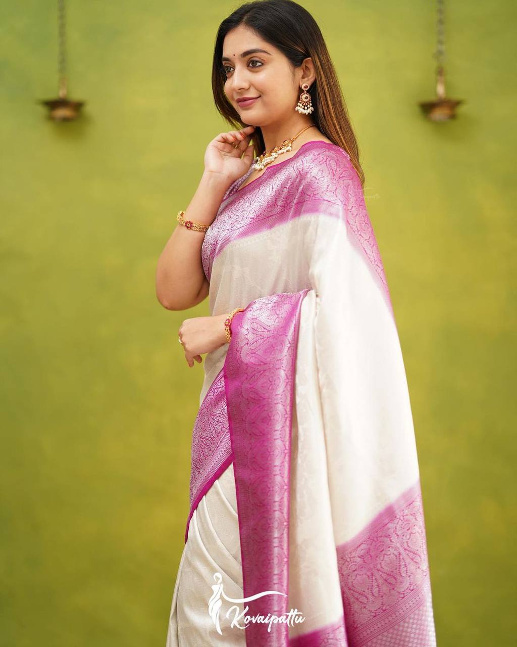 Shubh Lichi Slik Banarasi Saree