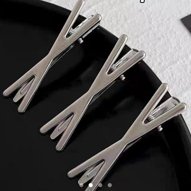 Geometric X-Shape Metal Hair Clips (Set of 3) – Minimalist Silver Snap Clips | Y2K Aesthetic Hair Accessory (VT-55)
