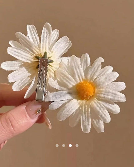 Daisy Flower Hair Clips Set of 4 | White Fabric Daisy Snap Clips for Braids & Plaits (VT-75)