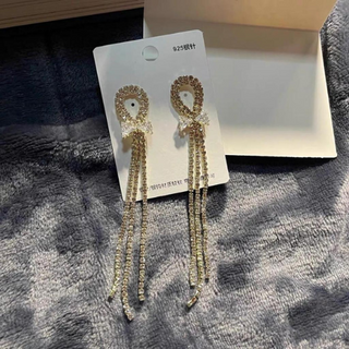 Chique on sale fashion earrings