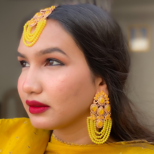 Captivate With Yellow Maang Tikka And Earrings Set - Haldi Ceremony  Must-have – justrealdeal.com