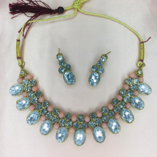 Glittering Radiance Kundan Traditional Jewellery Set (DESIGN 293)